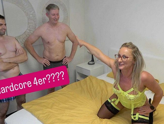 Studentin Aneta Porno Video: Extremes 4er !!!! Seinen schw**z in Ihre fo**e gewi**st !!!