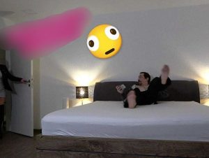 Studentin Aneta Porno Video: wi**ser in MEINEM BETT erwischt! Neue WG Mitbewohner Erwischt!!!